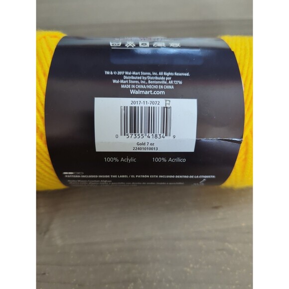 Mainstays Acrylic Yarn Color Gold 397 Yards 7 Oz 4-ply Weight Basic Yarn Yellow - Picture 3 of 4
